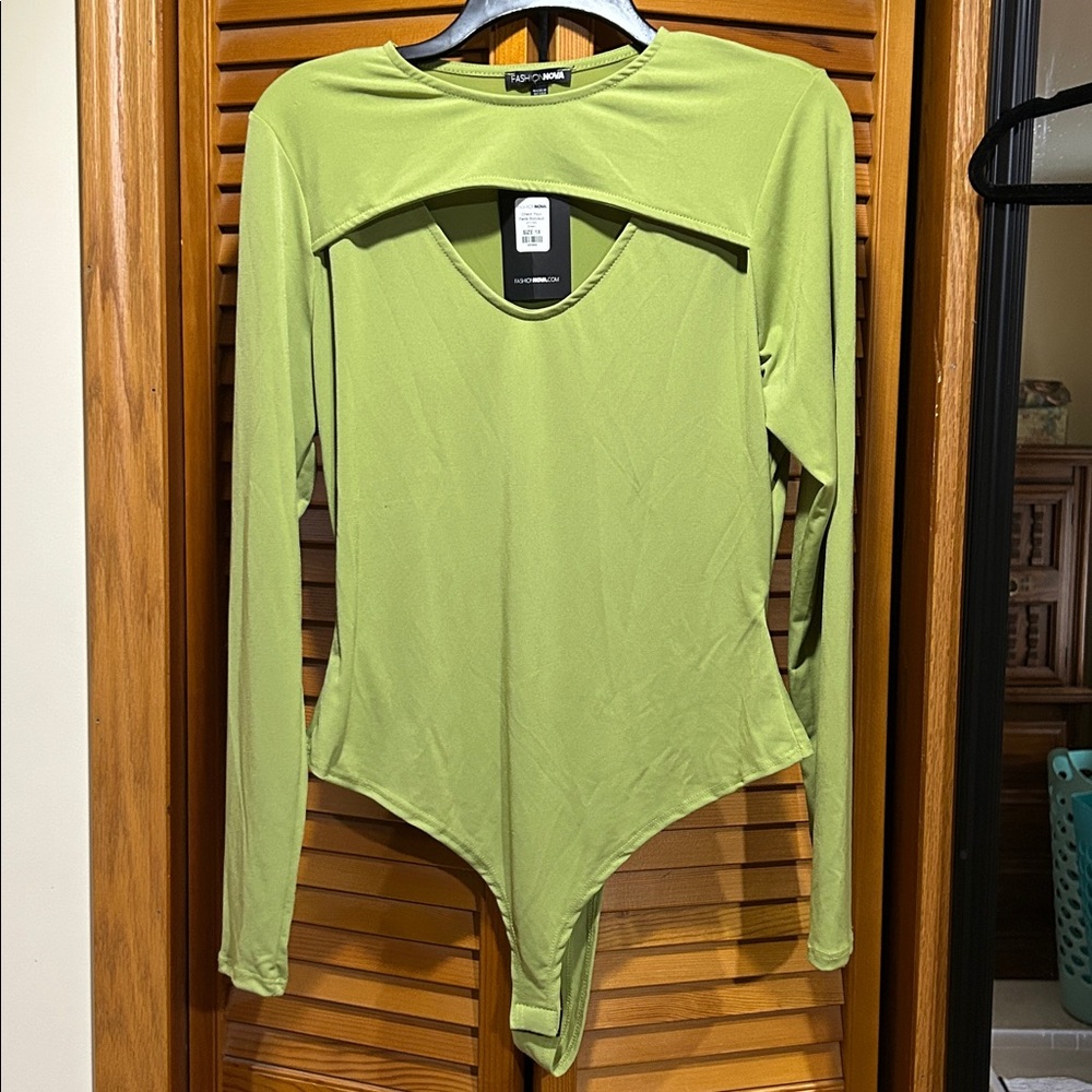 NWT Fashion Nova Bodysuit Size 1X Green